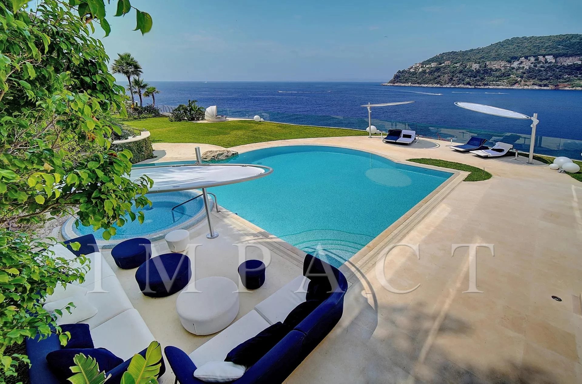 Sea front villa to rent in Saint Jean Cap Ferrat