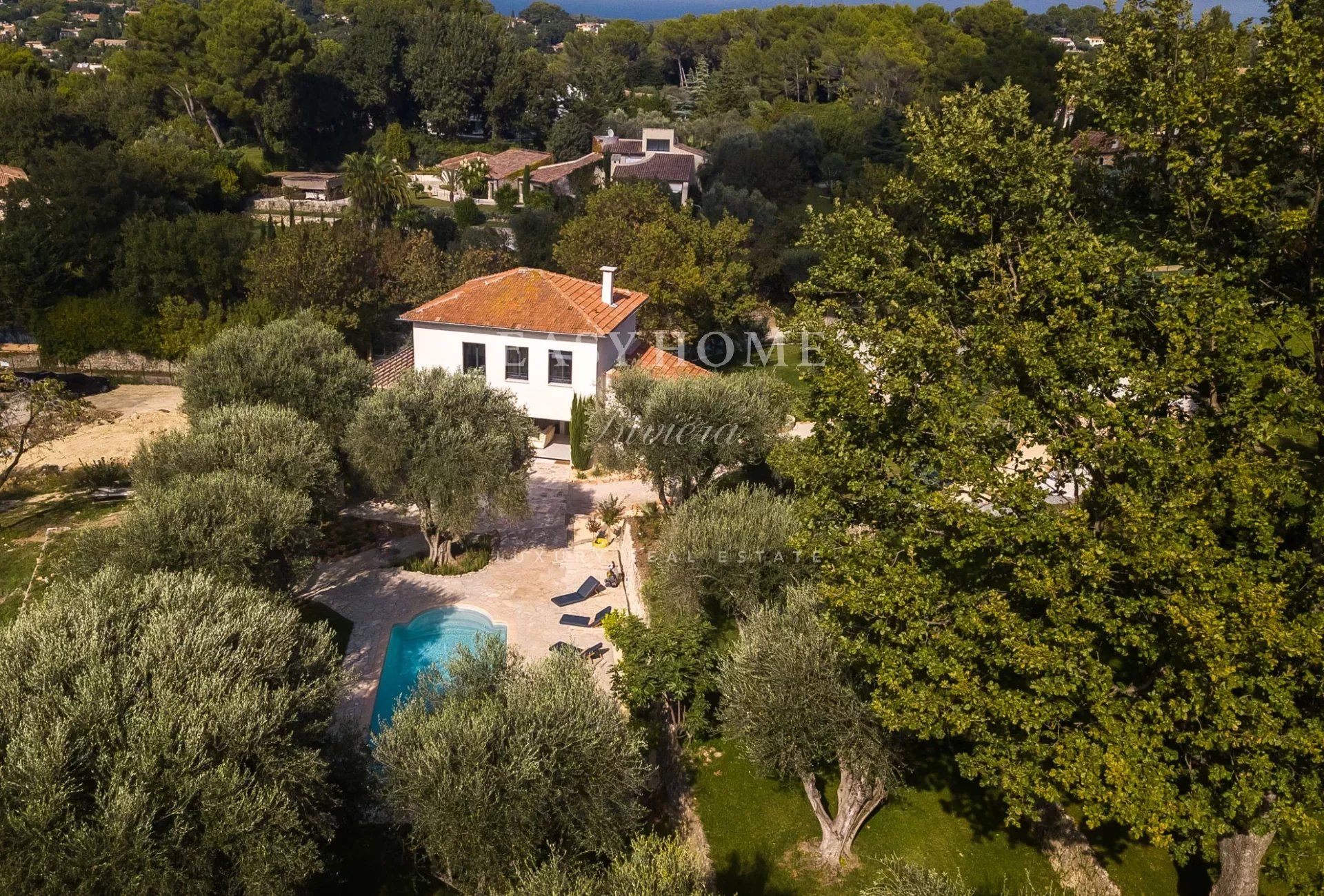 Verkauf Villa Mougins mit Panoramablick auf das Dorf