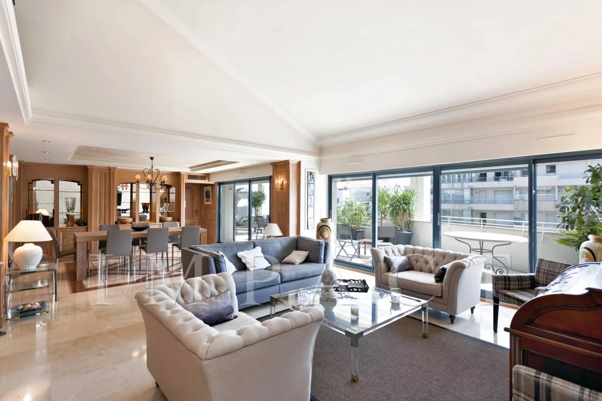 Penthouse Duplex to rent in Cannes