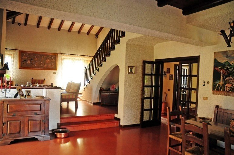 Villa with walking distance to historical center with sea and mountain views