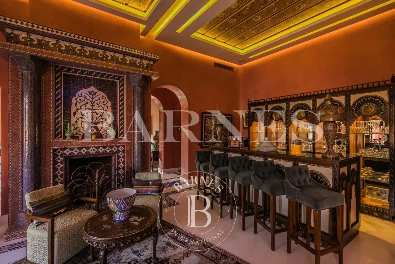 For sale, a superb palace in the Palmeraie Dar Tounsi on 1 hectare of landscaped land. - picture 8 title=