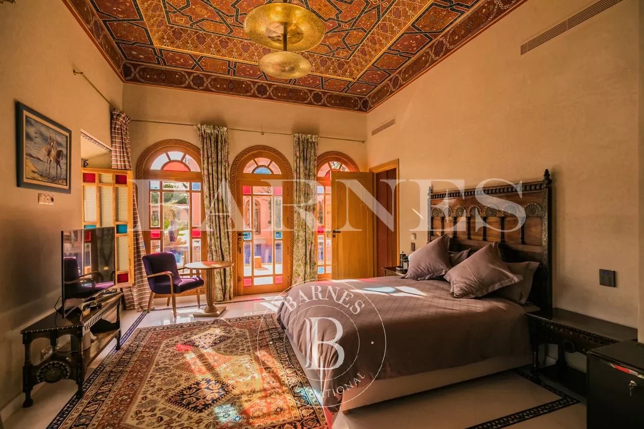 For sale, a superb palace in the Palmeraie Dar Tounsi on 1 hectare of landscaped land. - picture 13 title=