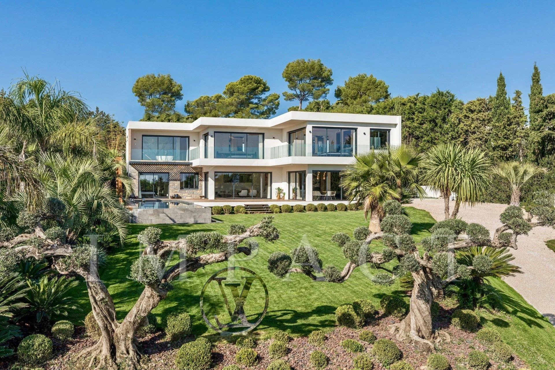 luxurious villa for rent French Riviera