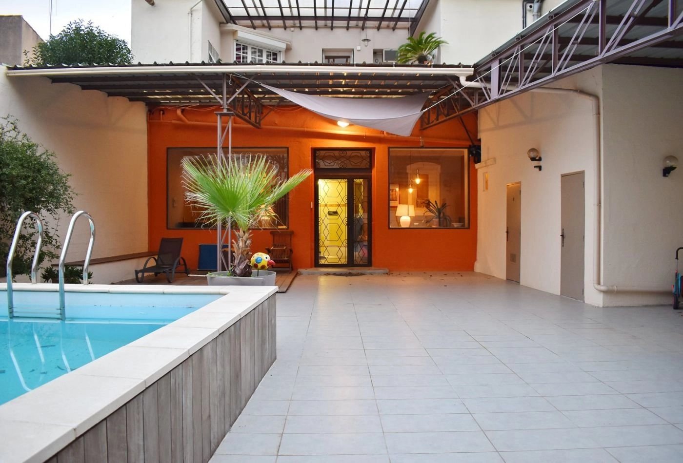 Townhouse with pool in Béziers