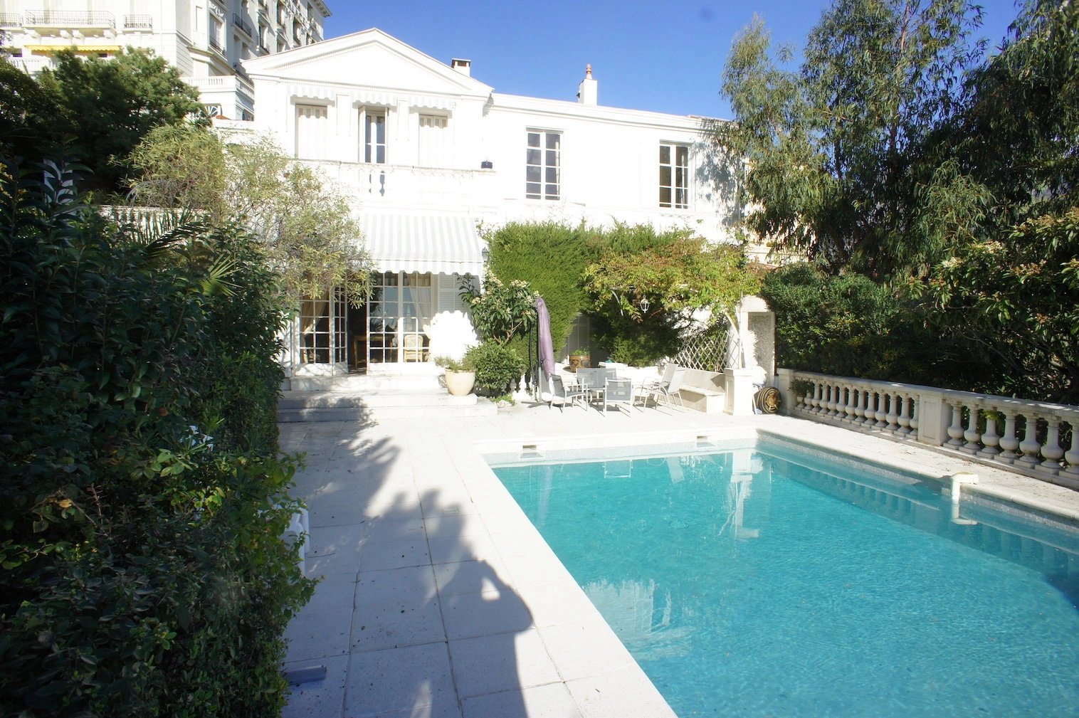 Belle Epoque villa with pool in the city of Menton