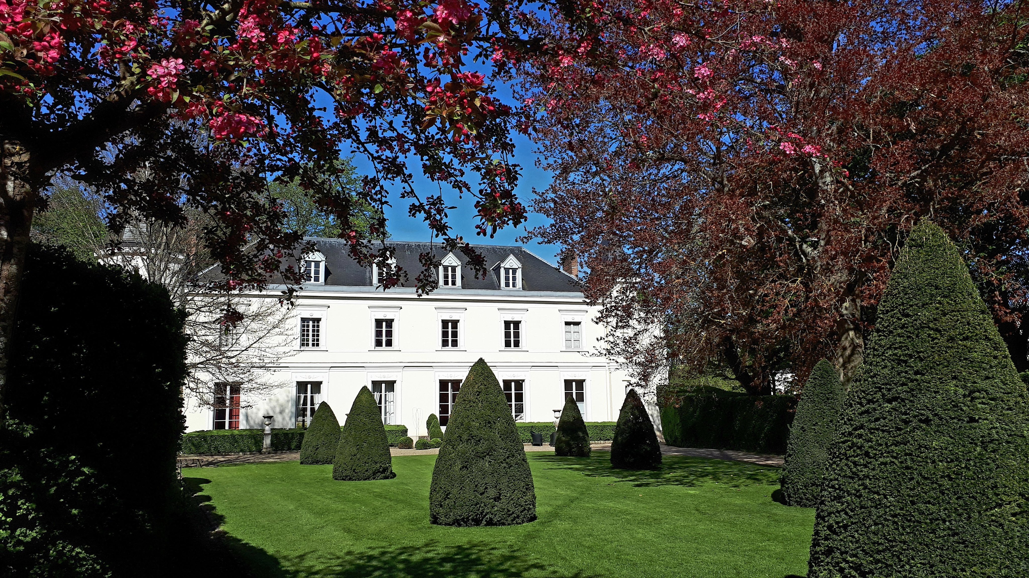 A 1,500-room château - Château de Fontainebleau