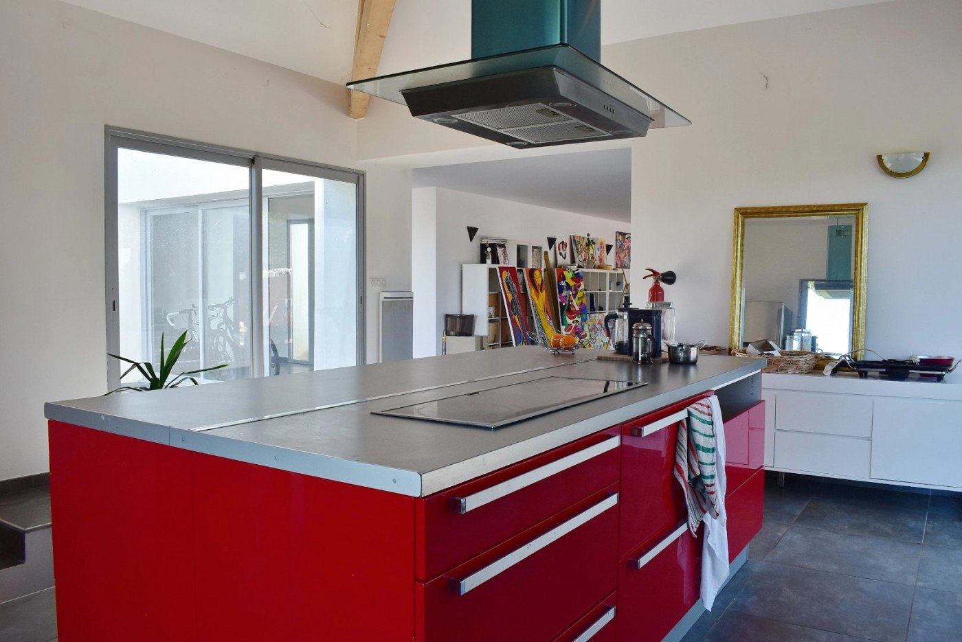 Kitchen Kitchen island Stainless steel Tile