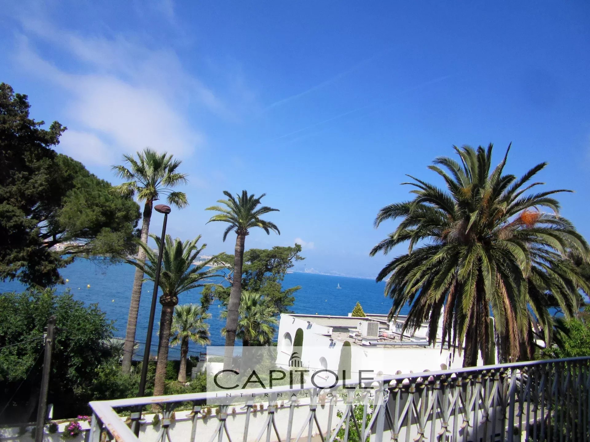 Antibes- For sale - Panoramic sea front property of 220m²