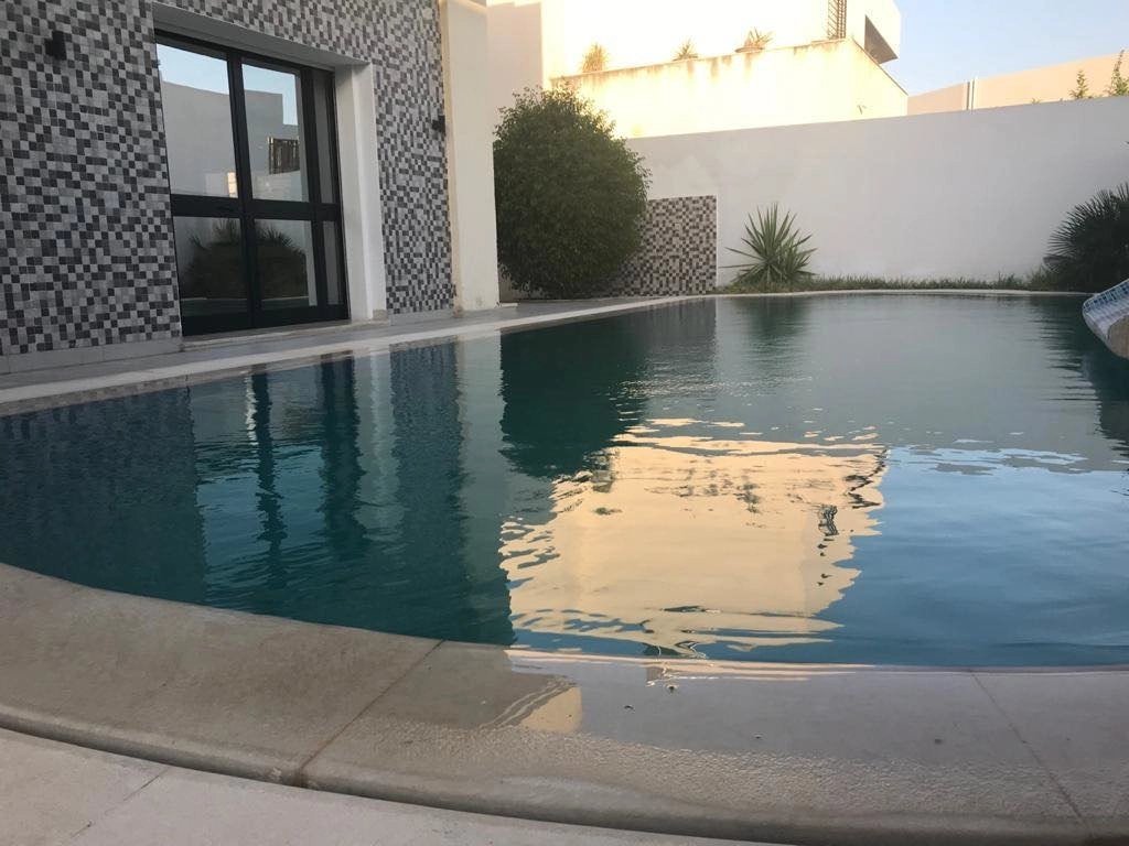 Vente Luxueuse villa avec piscine de 600 m² au Lac 2
