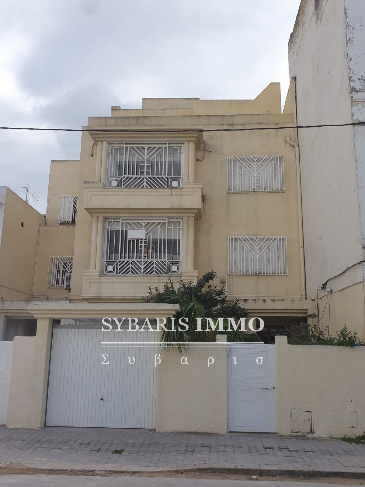 Immeuble à vendre à Cité Jardins - Tunis