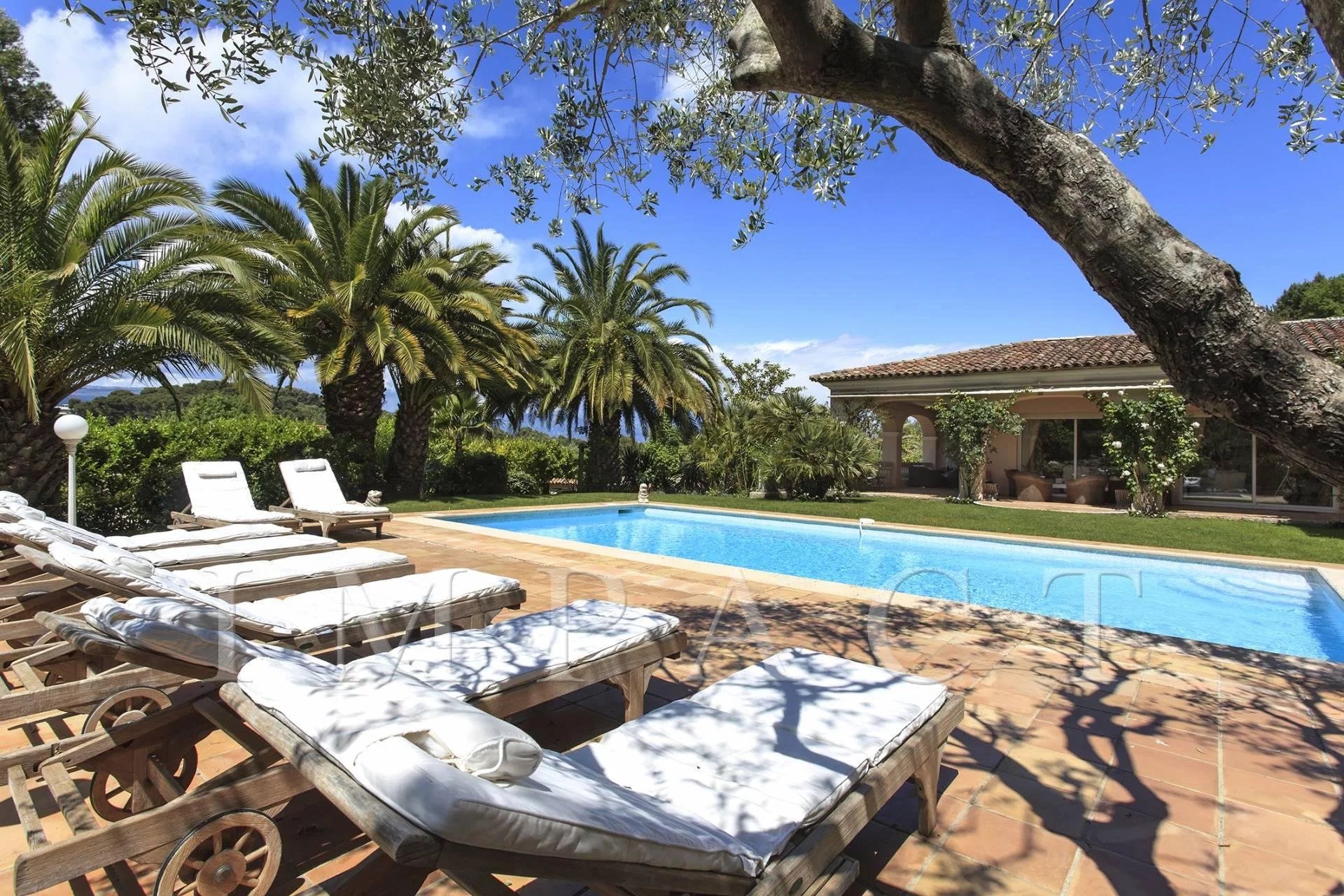 Beautiful Villa Provencal Style to rent Cannes