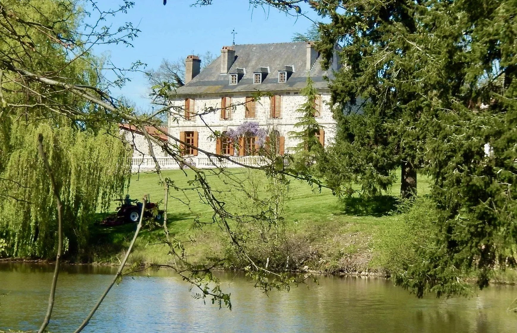 Beautiful 15th century Chateau and separate 3 bed house
