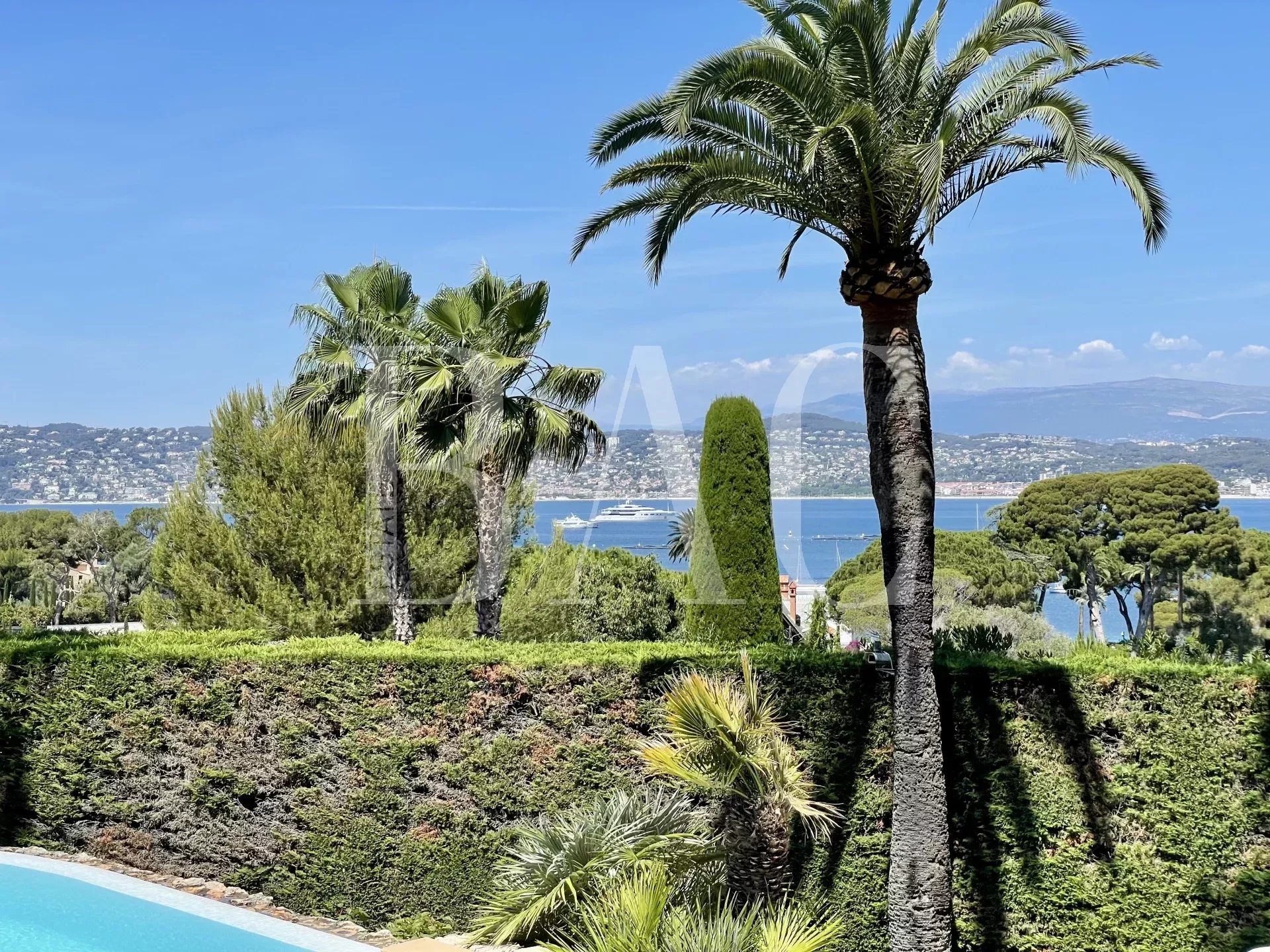 Cap d'Antibes, villa with sea view