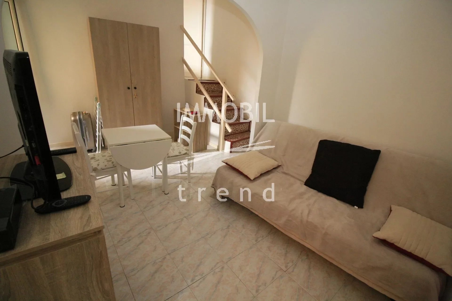 SOLE AGENT - MENTON VIEILLE VILLE - apartment in perfect conditions for sale