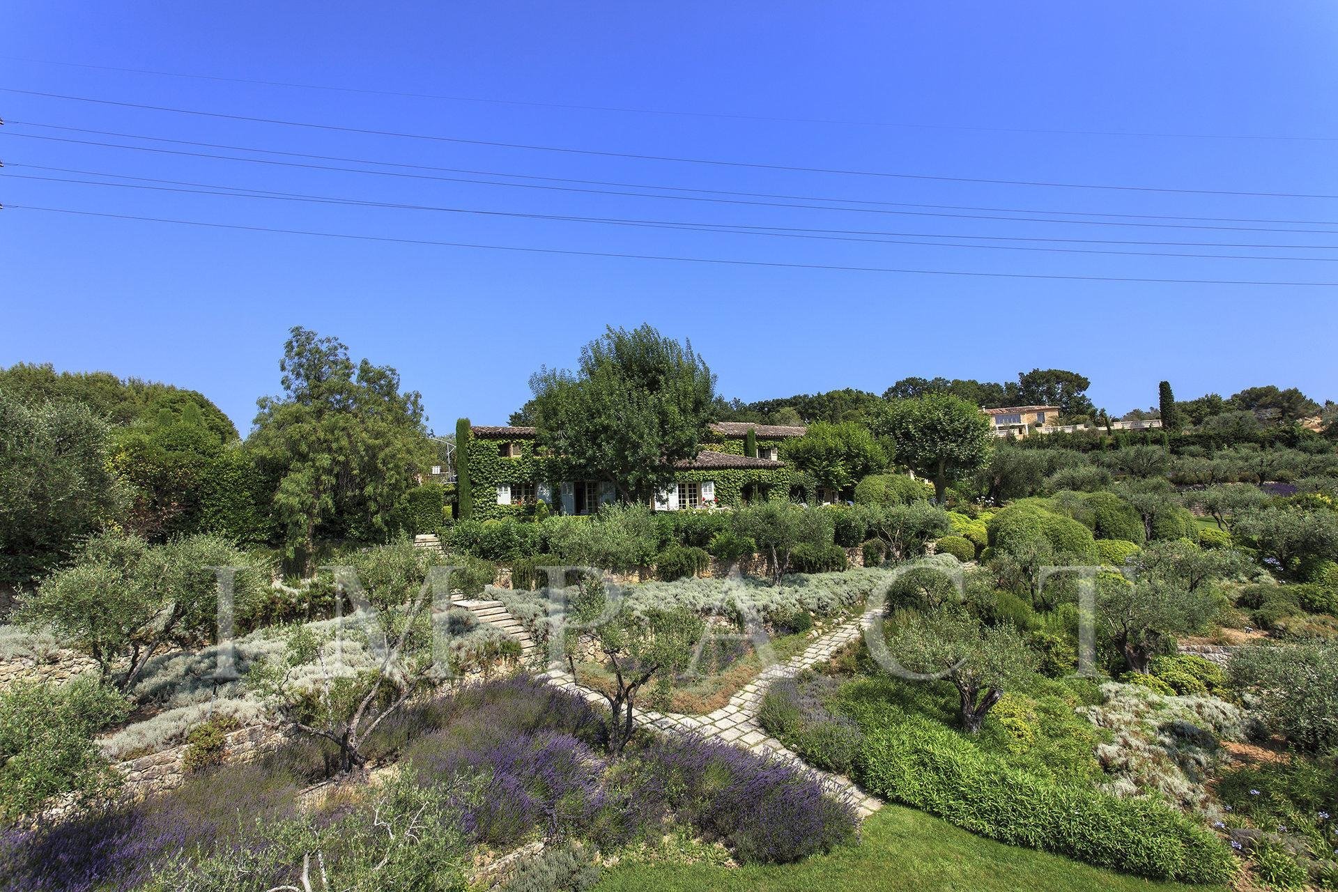 Provencal property for rent in Mougins