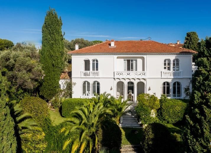 GATSBY STYLE VILLA WITH SEA VIEW IN CAP D'ANTIBES