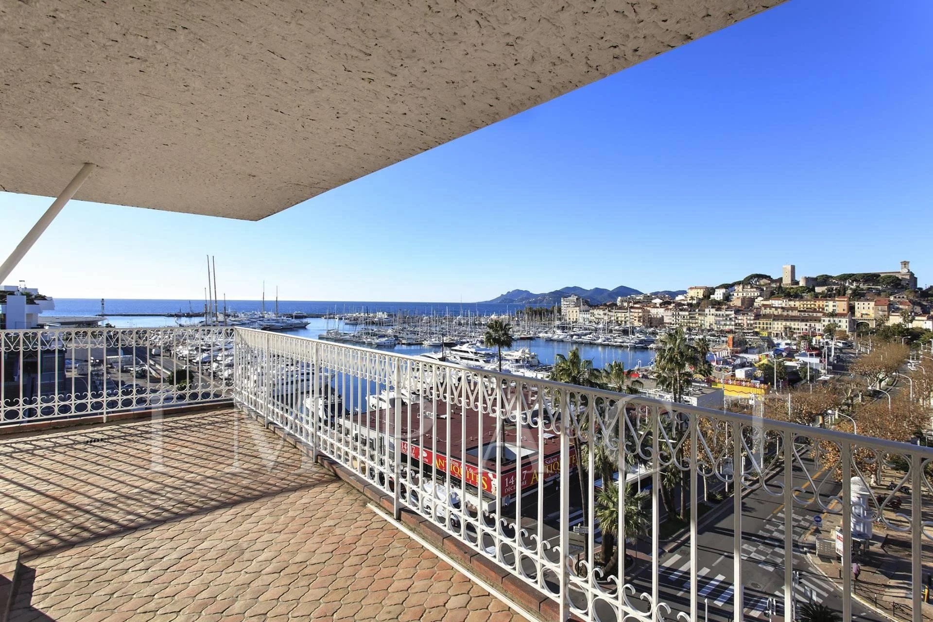 Apartment to rent, facing old pier and Palais des Festivals, Cannes