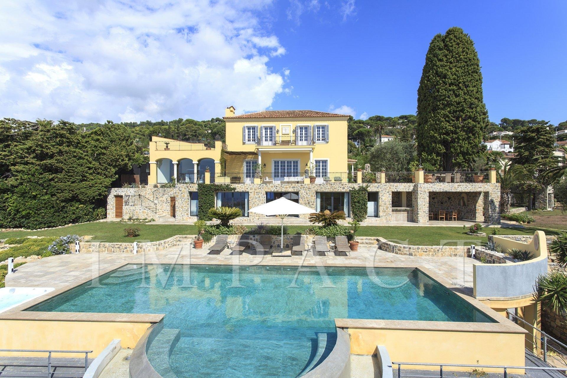 Luxury villa to rent in Cannes