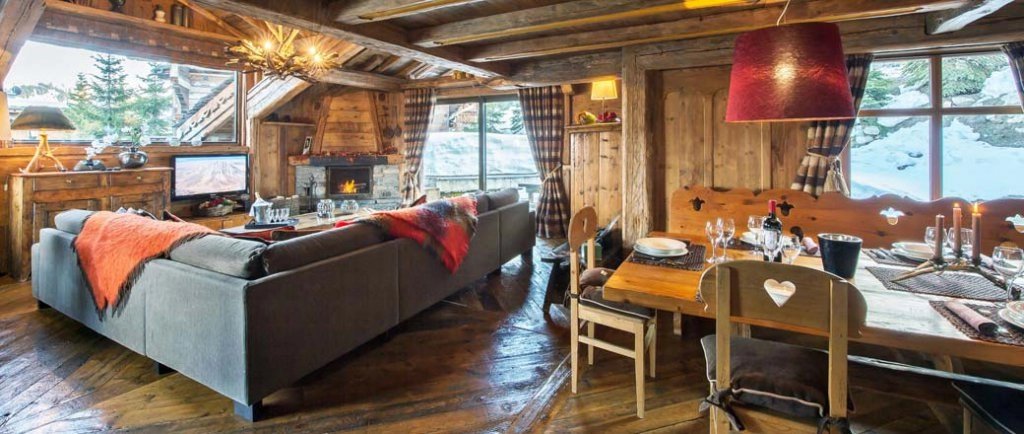 Living-room Natural light Fireplace Wooden floor