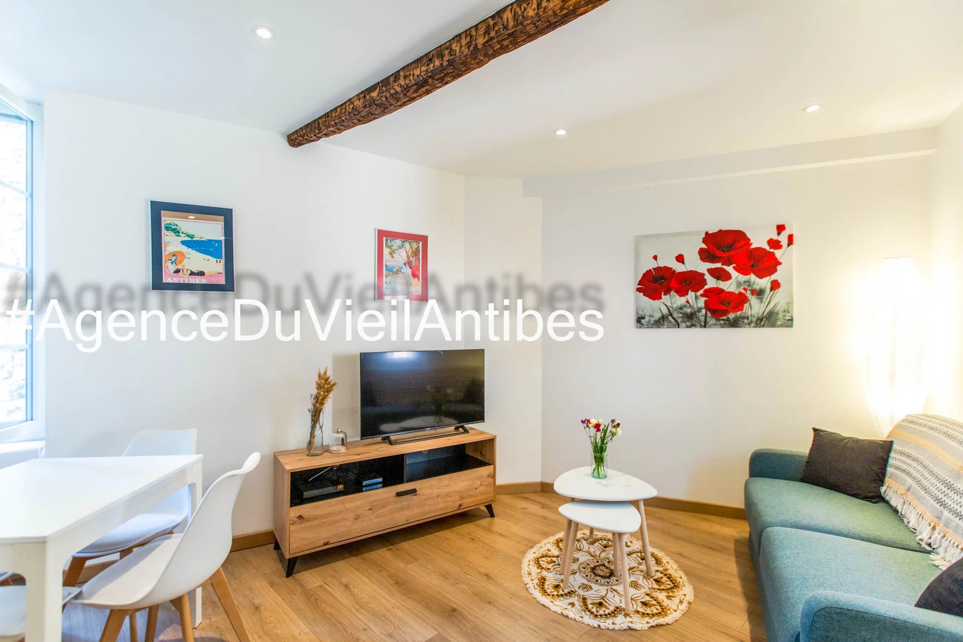 VIEIL ANTIBES - 2p de 33 m² loué meublé de Septembre a Juin