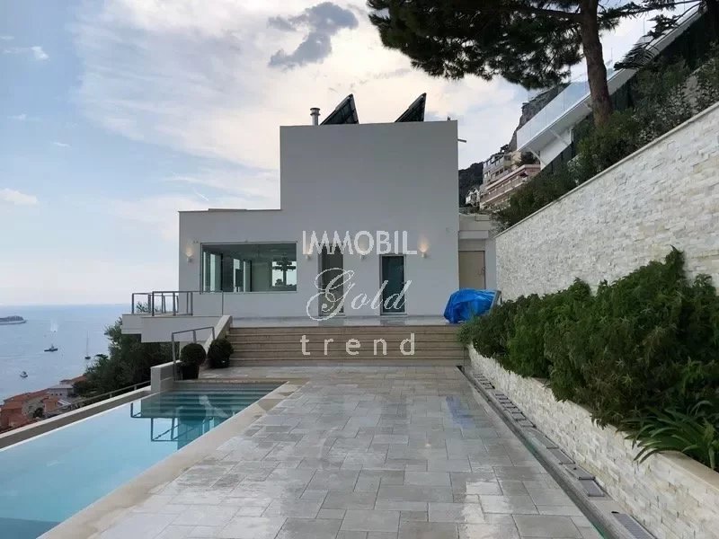 Immobilier Roquebrune Cap Martin - A vendre, villa composée de quatre appartements, avec piscine et vue mer panoramique, proche de Monaco
