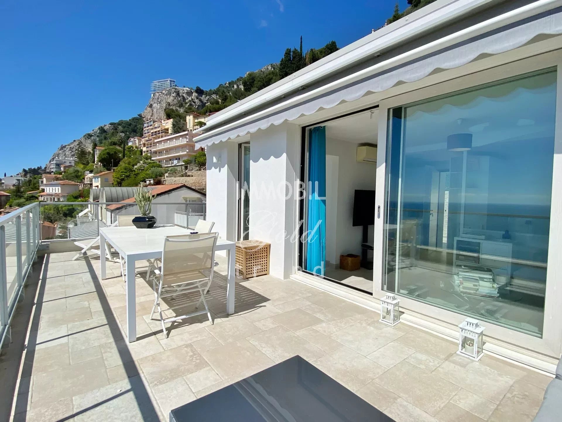 Immobiliare Roquebrune Cap Martin - In vendita, villa composta da quattro appartamenti, con piscina e vista mare panoramica, vicina a Monaco