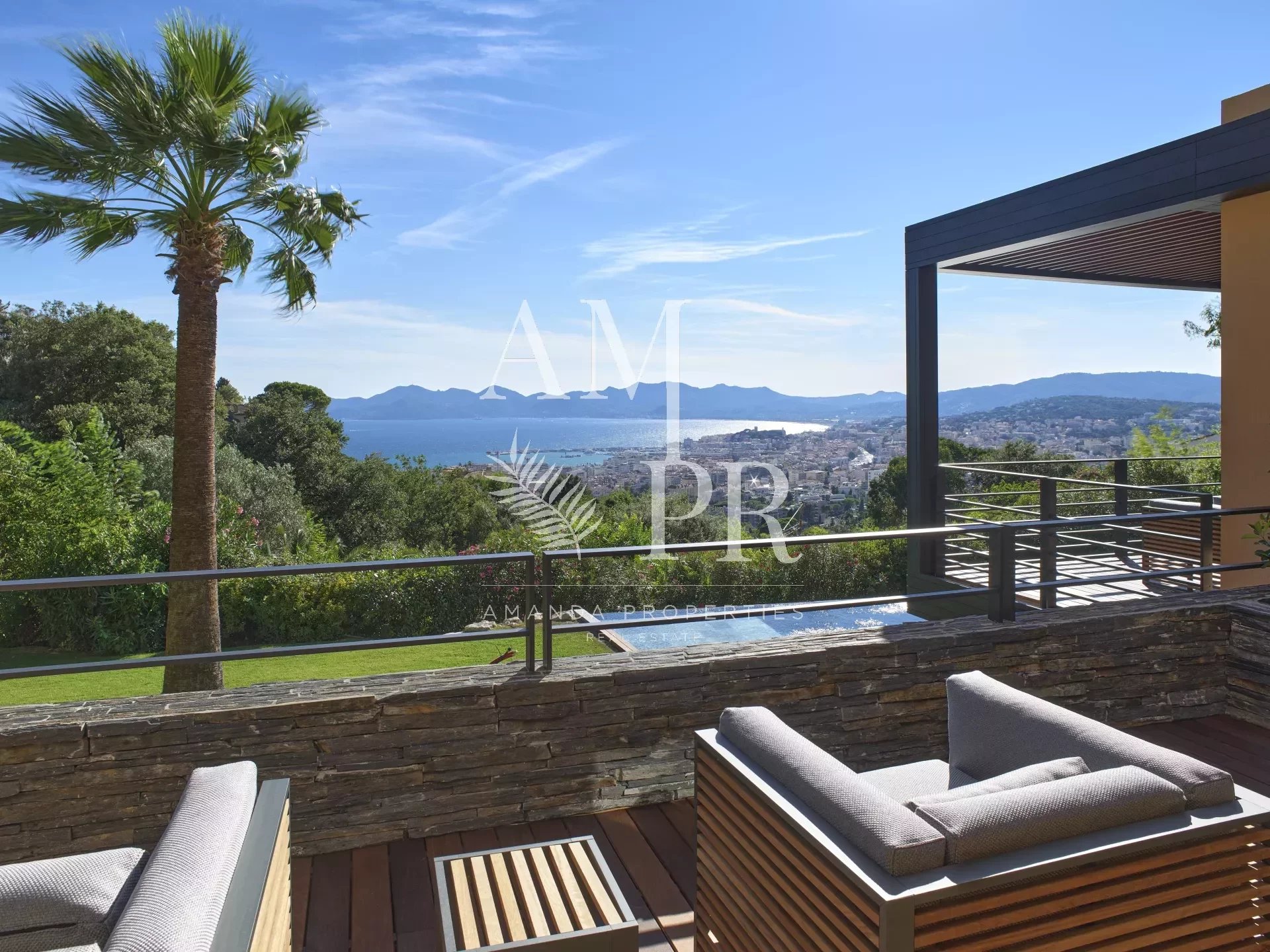 Contemporary villa - Panoramic sea view - Cannes