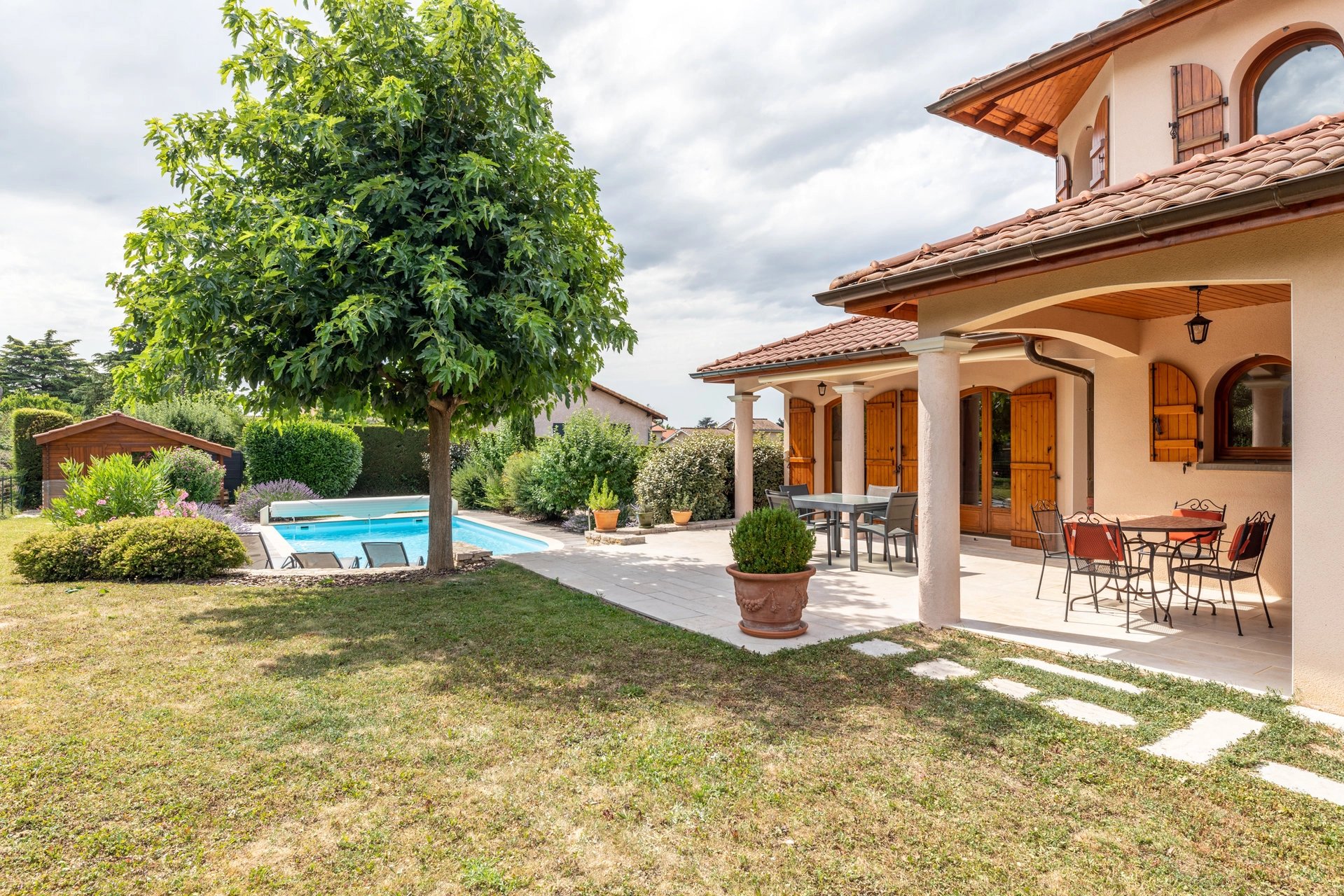 Belle villa de 147 m²  avec piscine à Chasselay (69380)