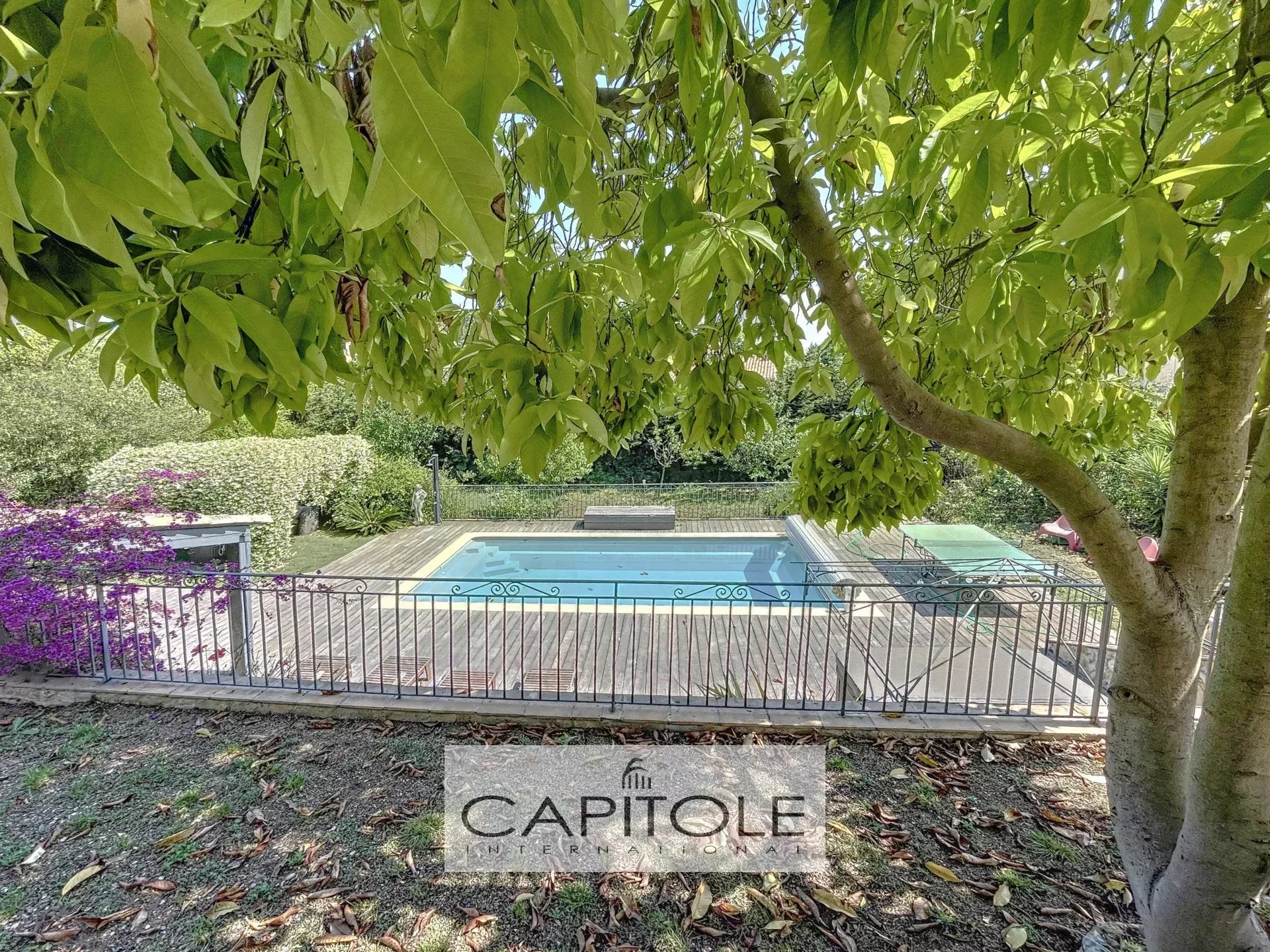 A vendre, EXCLUSIVITE, Antibes, villa provençale 255 m², 7 pièces/ 5 chambres piscine, jardin paysager, garage