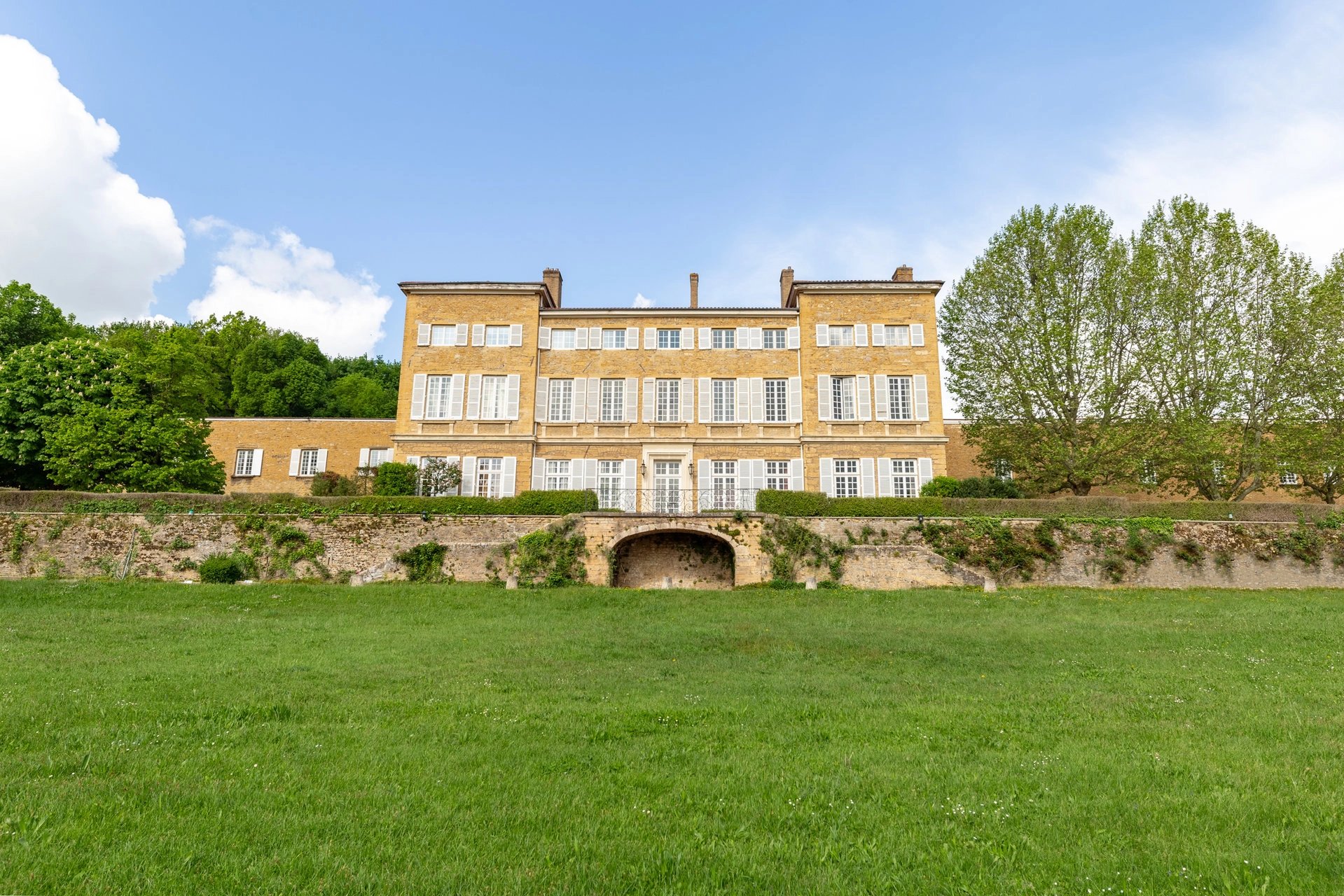 Appartement de 138 m² dans un château à Lissieu