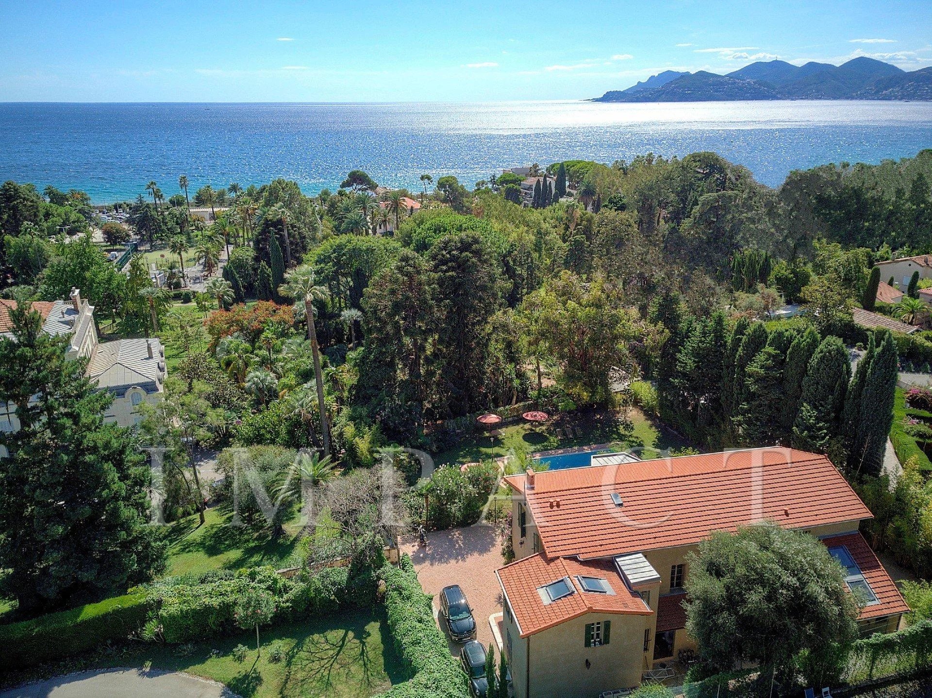 Villa with sea view for rent Cannes