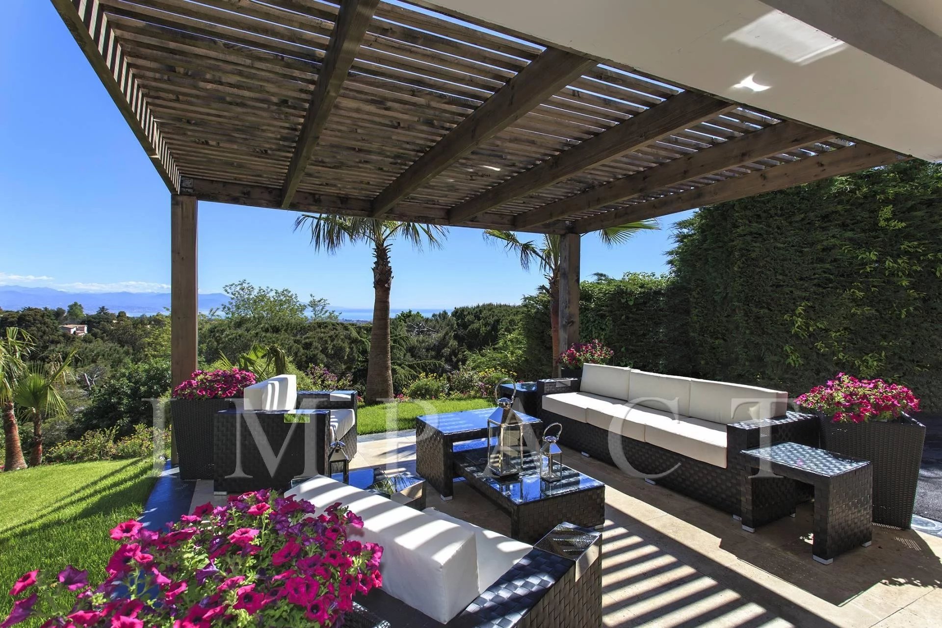 Prestigious villa sea views to rent Cannes