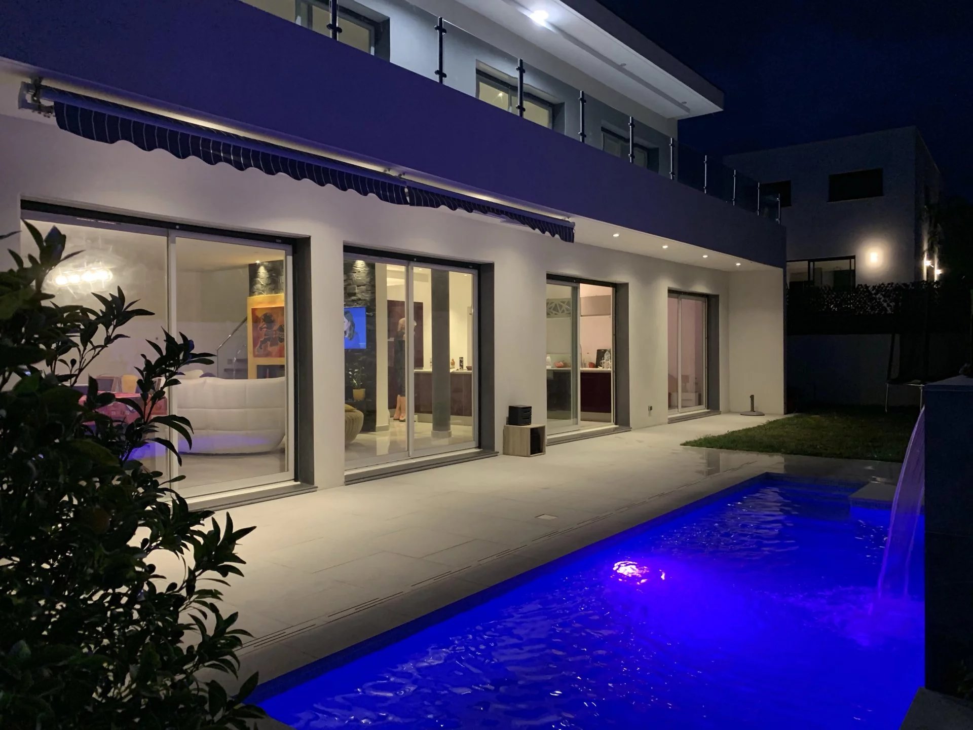 Béziers, villa moderne  200m² avec piscine et garage