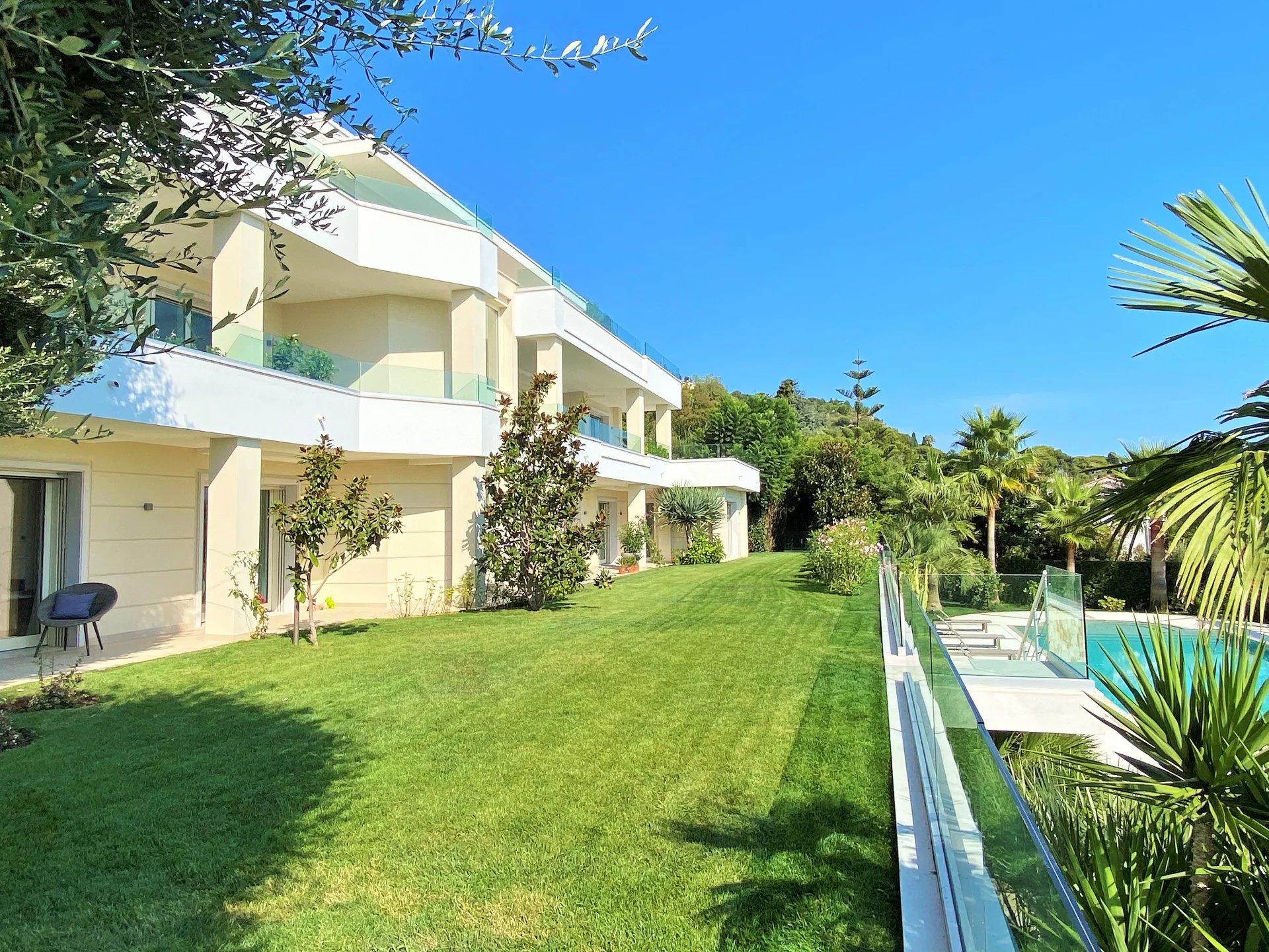 Cap d'Ail - Spacious modern villa with panoramic sea views  close to Monaco
