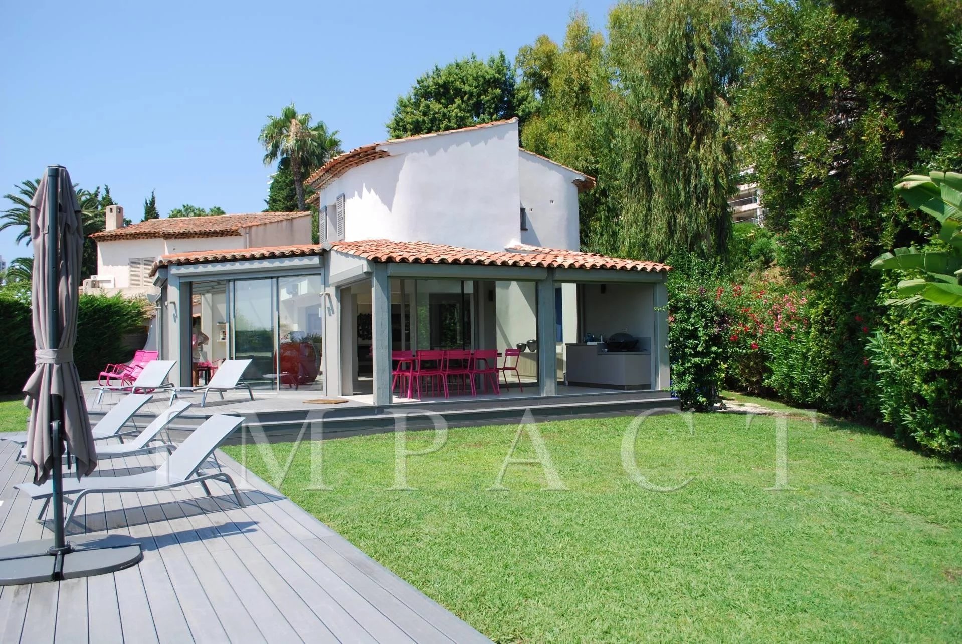 Villa renovated sea view to rent Cannes Californie
