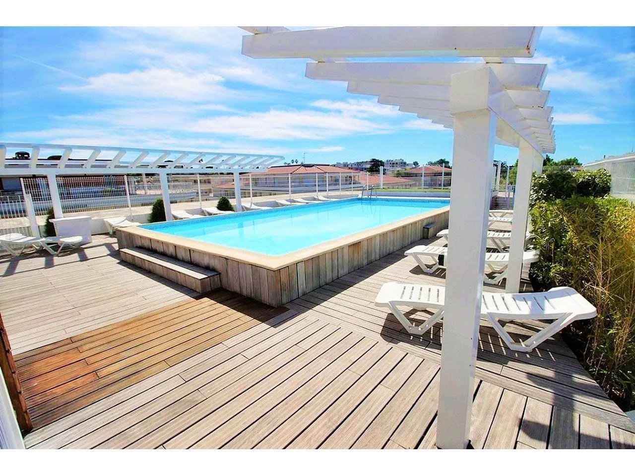 Apartment 15 min from the beach with swimming pool