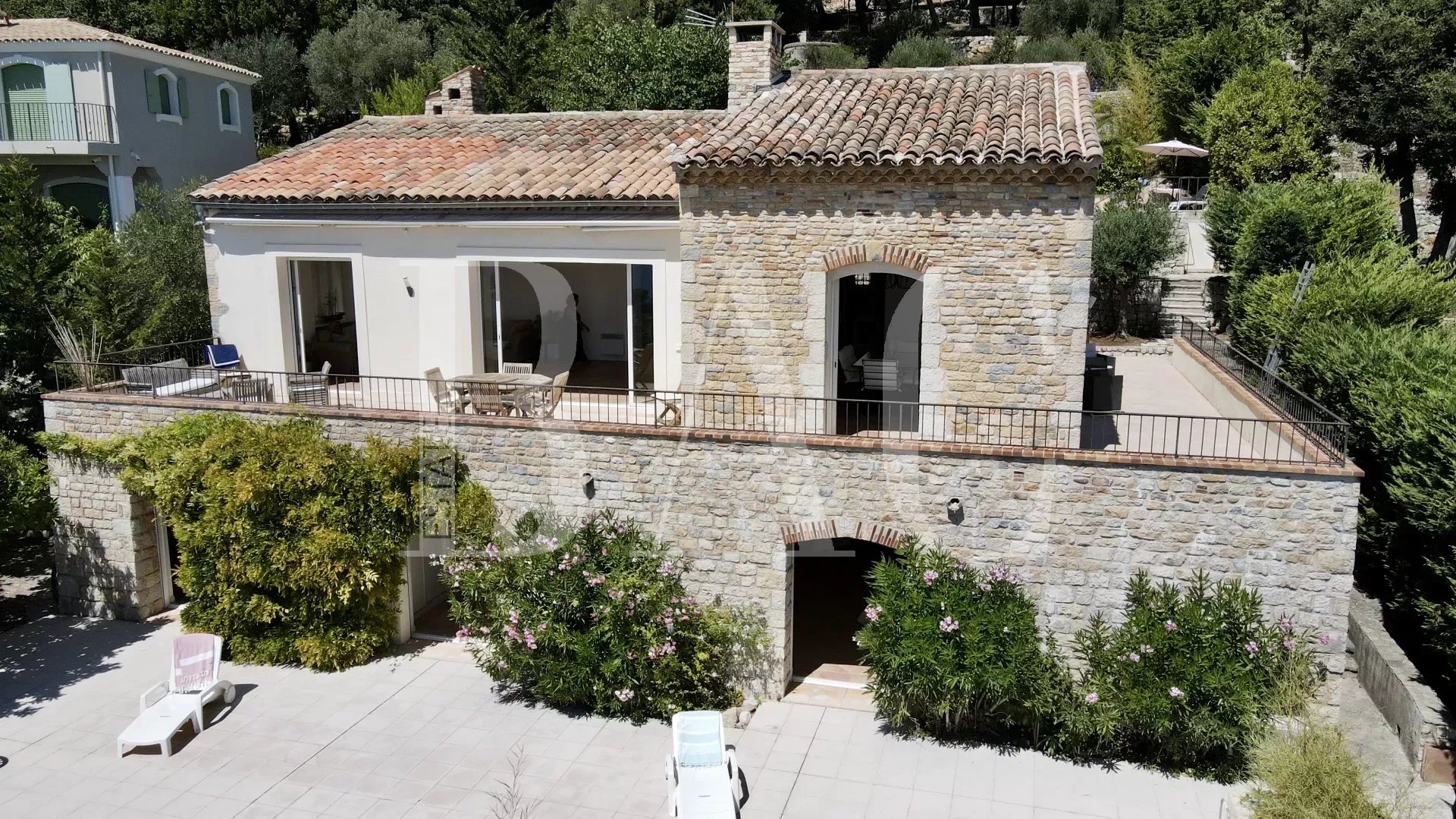 Provençal villa with panoramic sea view 15 minutes from the center of Cannes