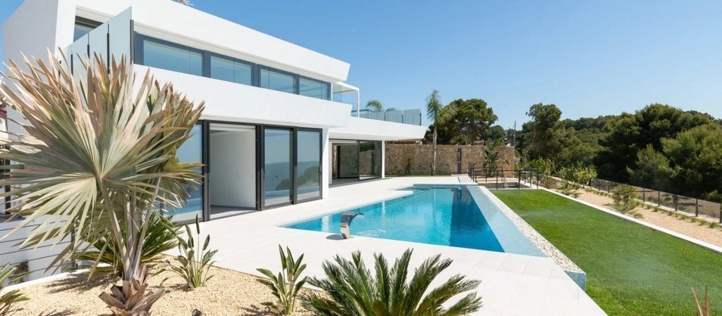 Luxe moderne villa aan zee in Benissa
