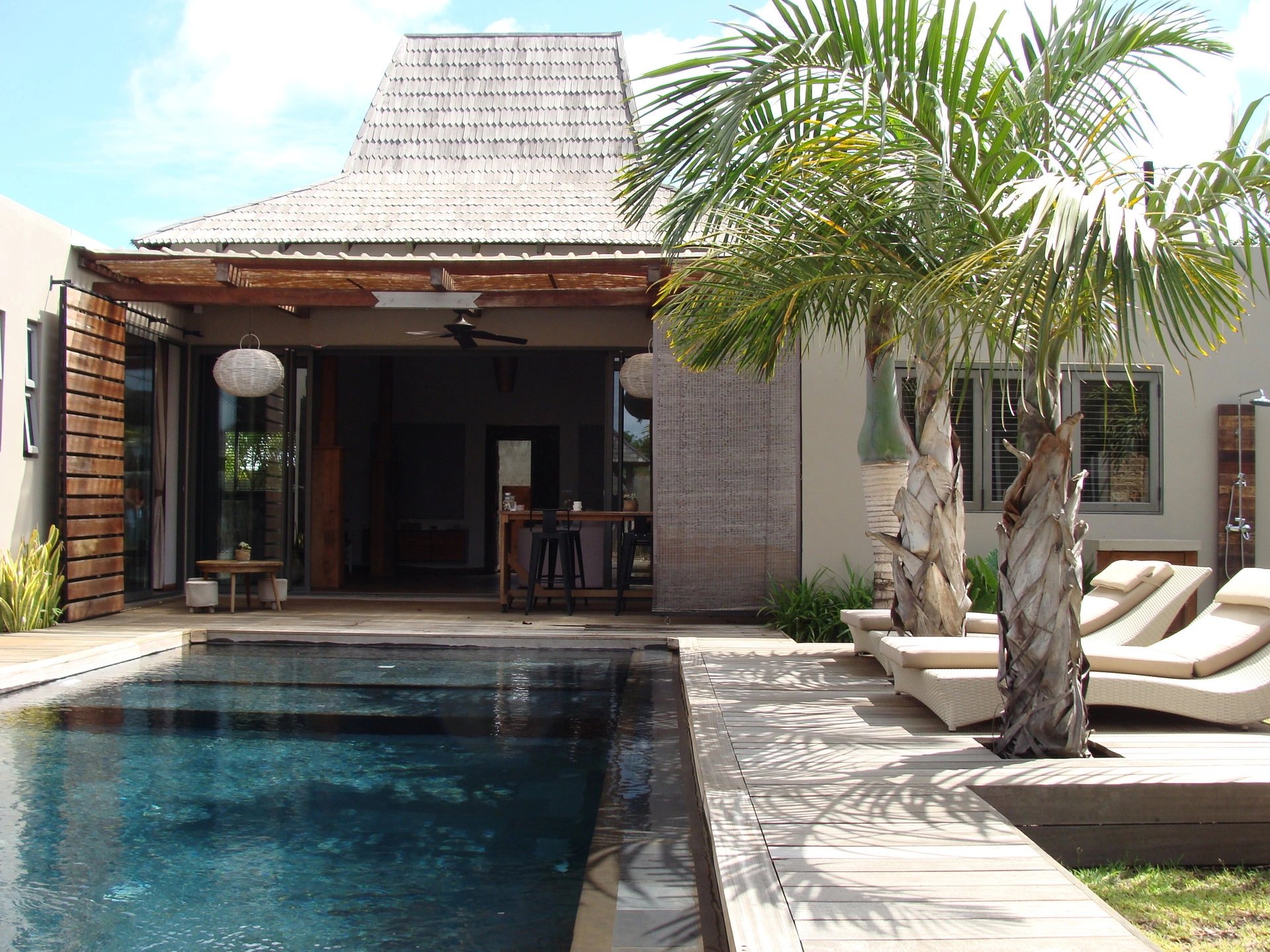 Superb Balinese villa on one level in Pereybere