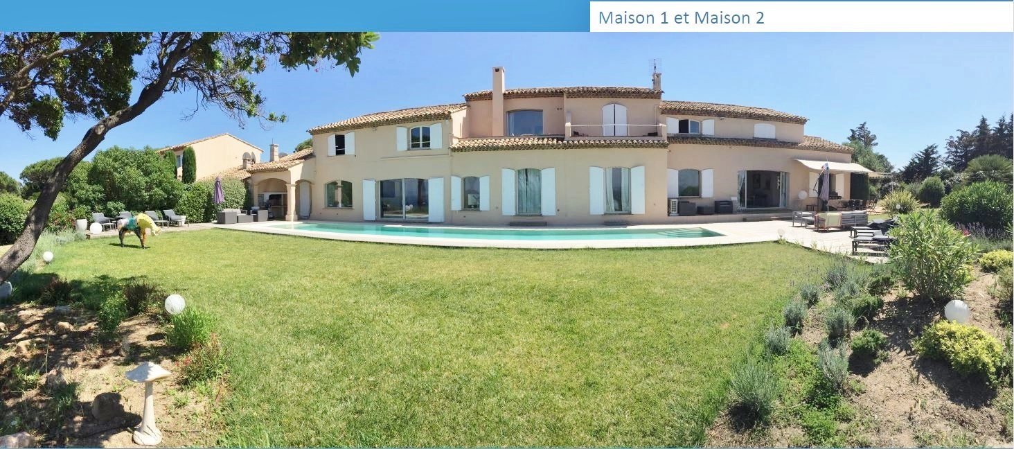 PROPERTY OF THREE VILLA WITH SEA VIEW