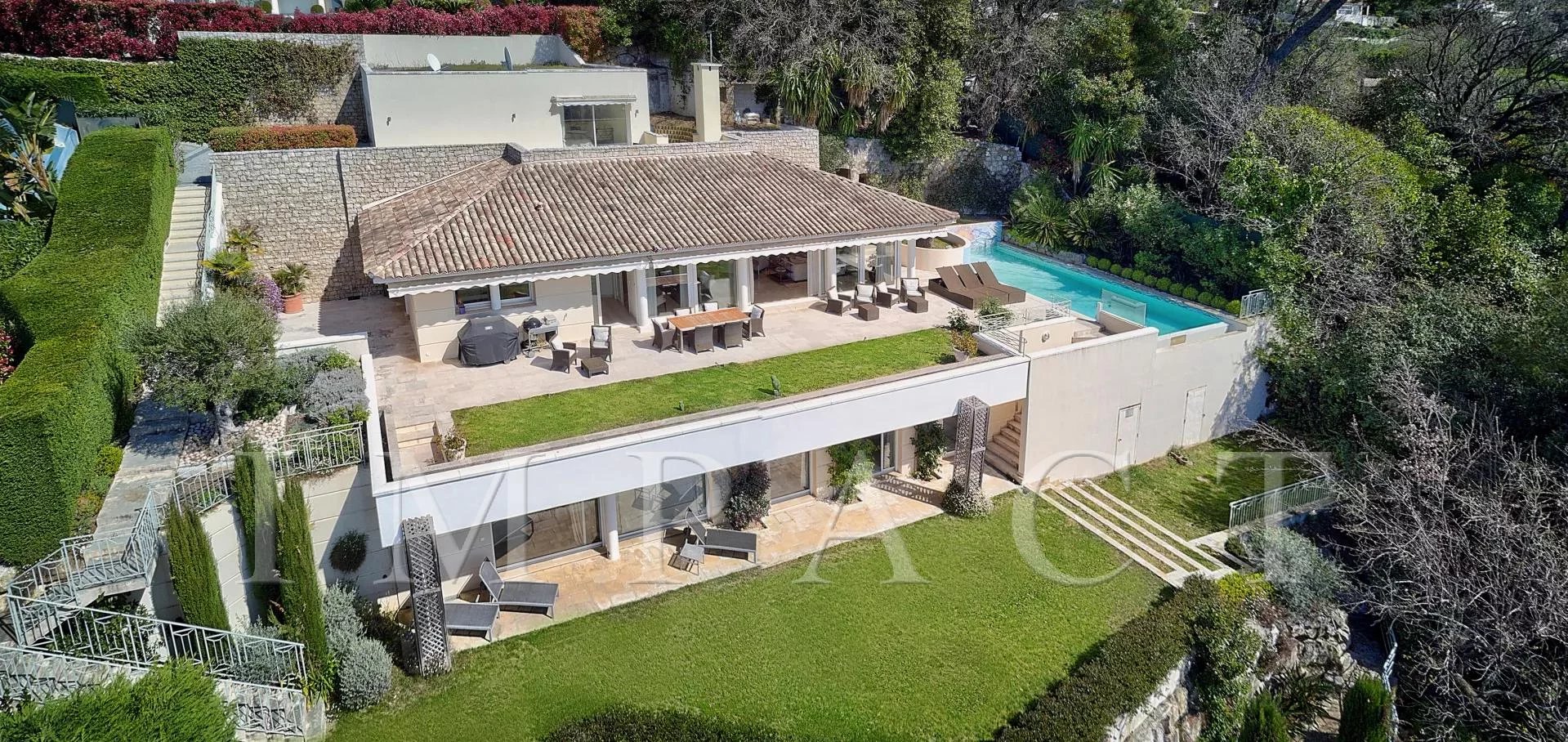 Villa with pool sea view
