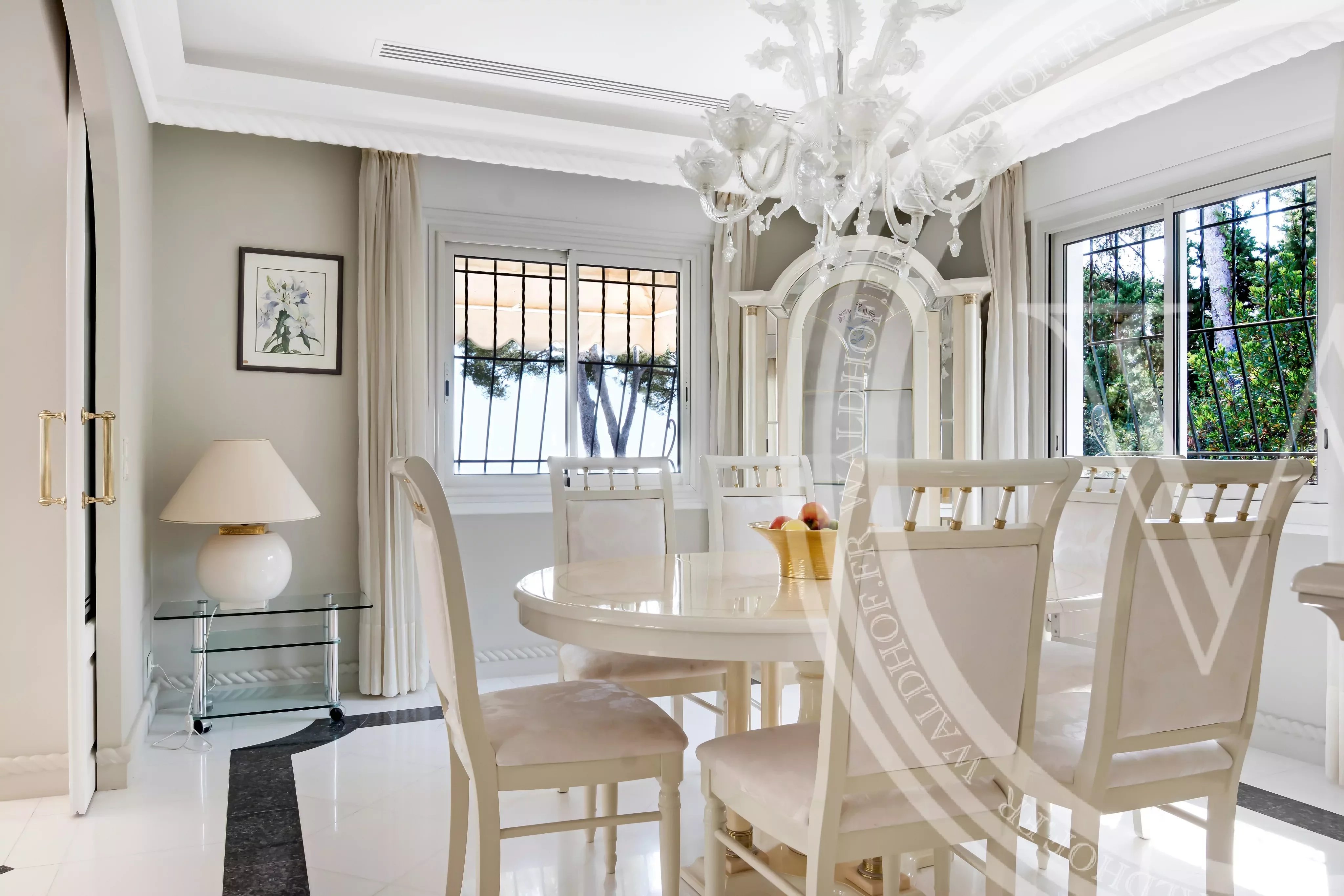 Charmante villa dans un domaine prestigieux de Cap Martin avec des vues sur Monaco