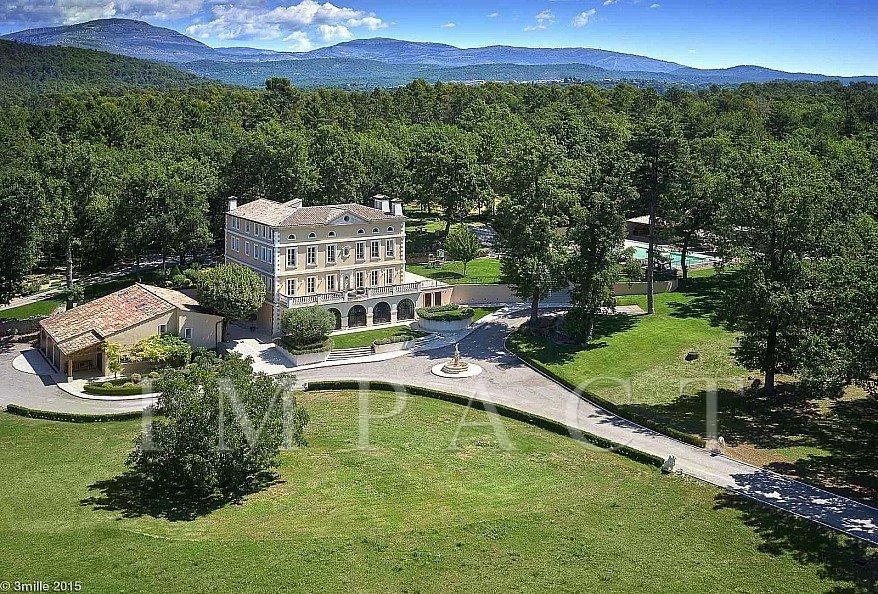 Domaine for rent with pool and tennis Callian
