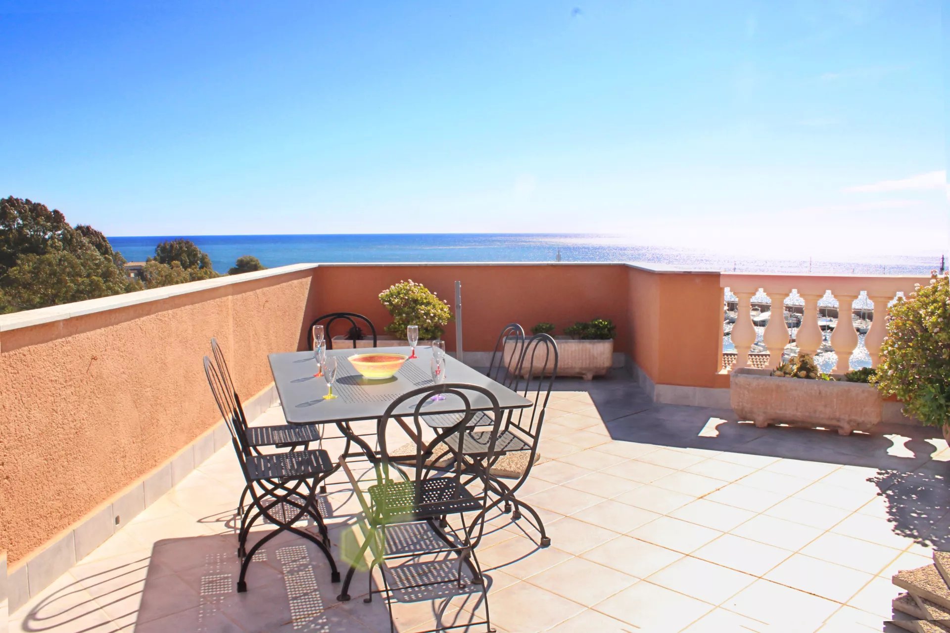 Close to the beach: Very nice 3-room apartment in a residence with swimming pool.  *BM D19 *