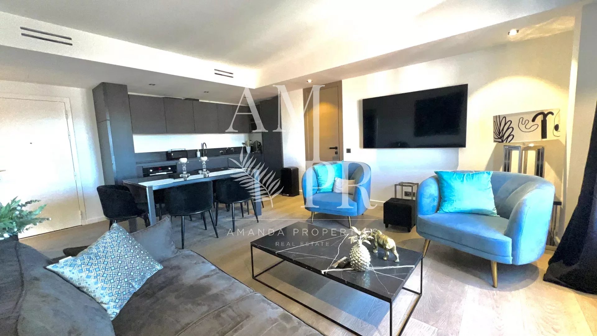 EXCLUSIVITE - Superbe appartement 90 m² - Etage élevé - Cannes banane