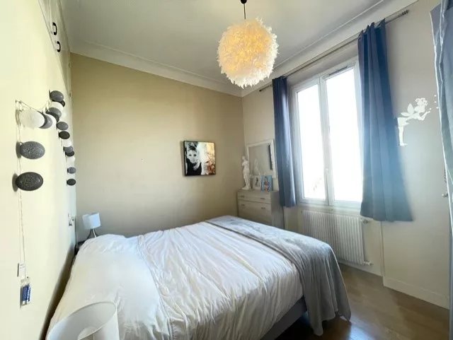 charming, 3 bedroom apartment in central Antibes