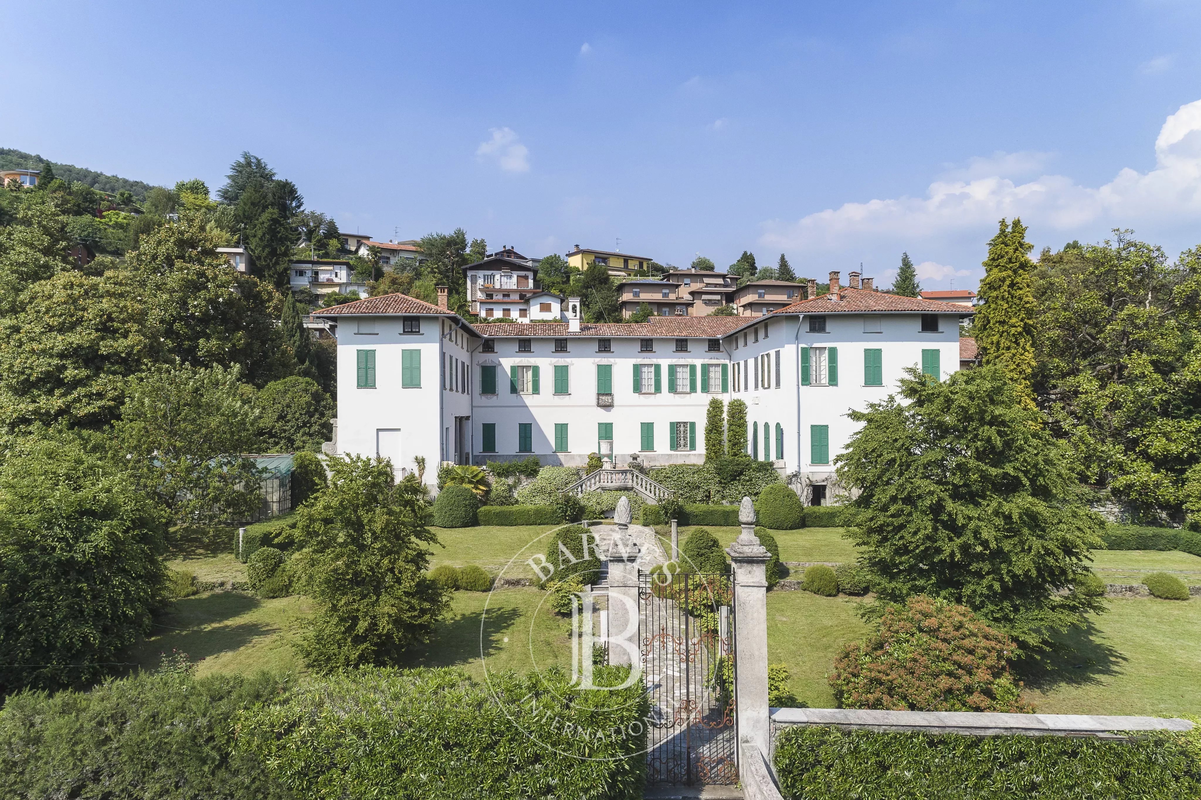 Villa Como - picture 20 