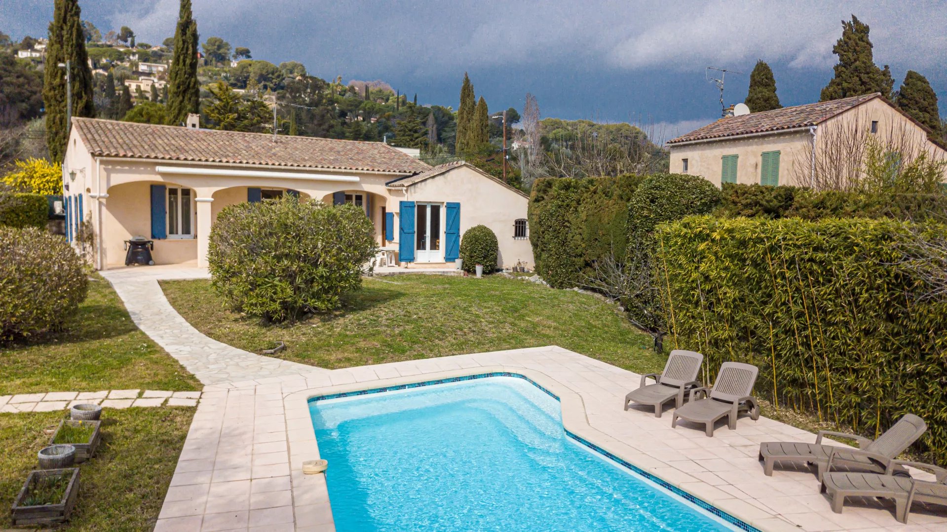 Mougins - One Level Villa with Swimming Pool