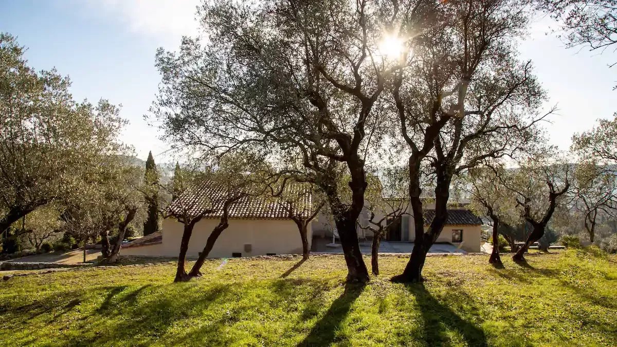 Your own Provencal Bastide on a 6 acre wide land, peace and space with panoramic views