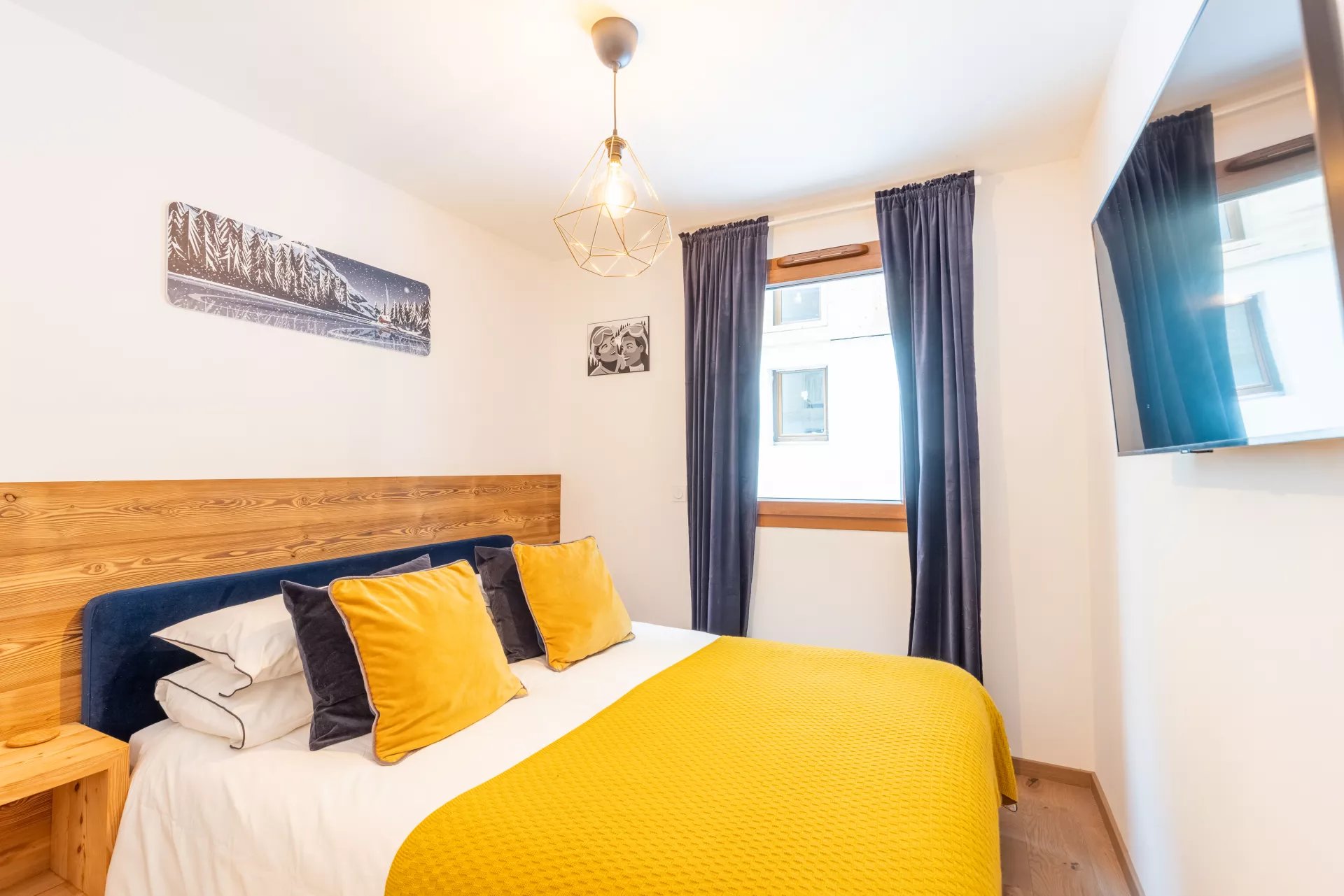 Rental apartment: Newly built 2 bed, 2 bath apartment with terrace near to Prodains Gondola.